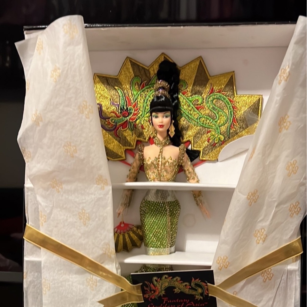 Barbie Fantasy Goddess of Asia Bob Mackie NFRB
